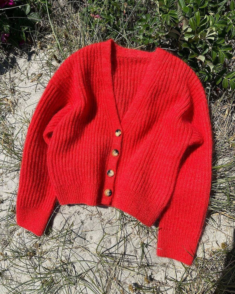 Rød Agnete Cardigan på sand