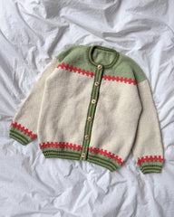 Cross Cardigan Junior liggende