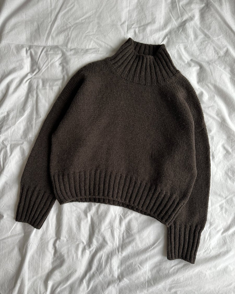 Closeup af ribben på brun Hannah Sweater O-neck