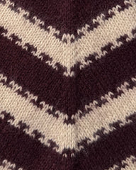 Detaljebillede af bordeaux og hvide Key Cardigan