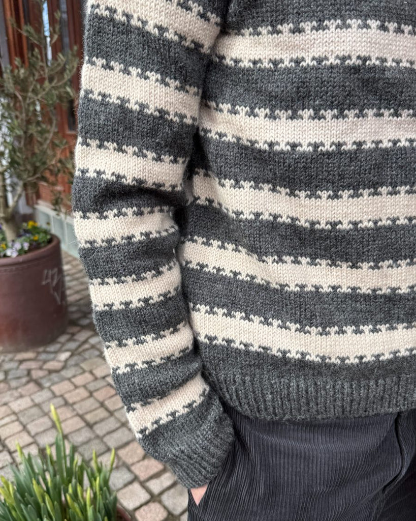 Detaljer på grå og hvid Key Sweater Man