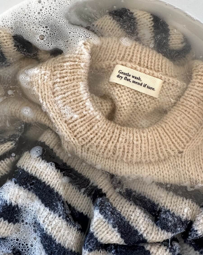 Lyon sweater med label i nakken til vask