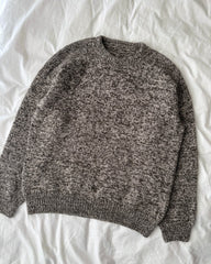 Brun og hvid Melange Sweater Man liggende