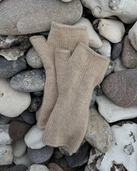 Beige Penny Gloves på sten