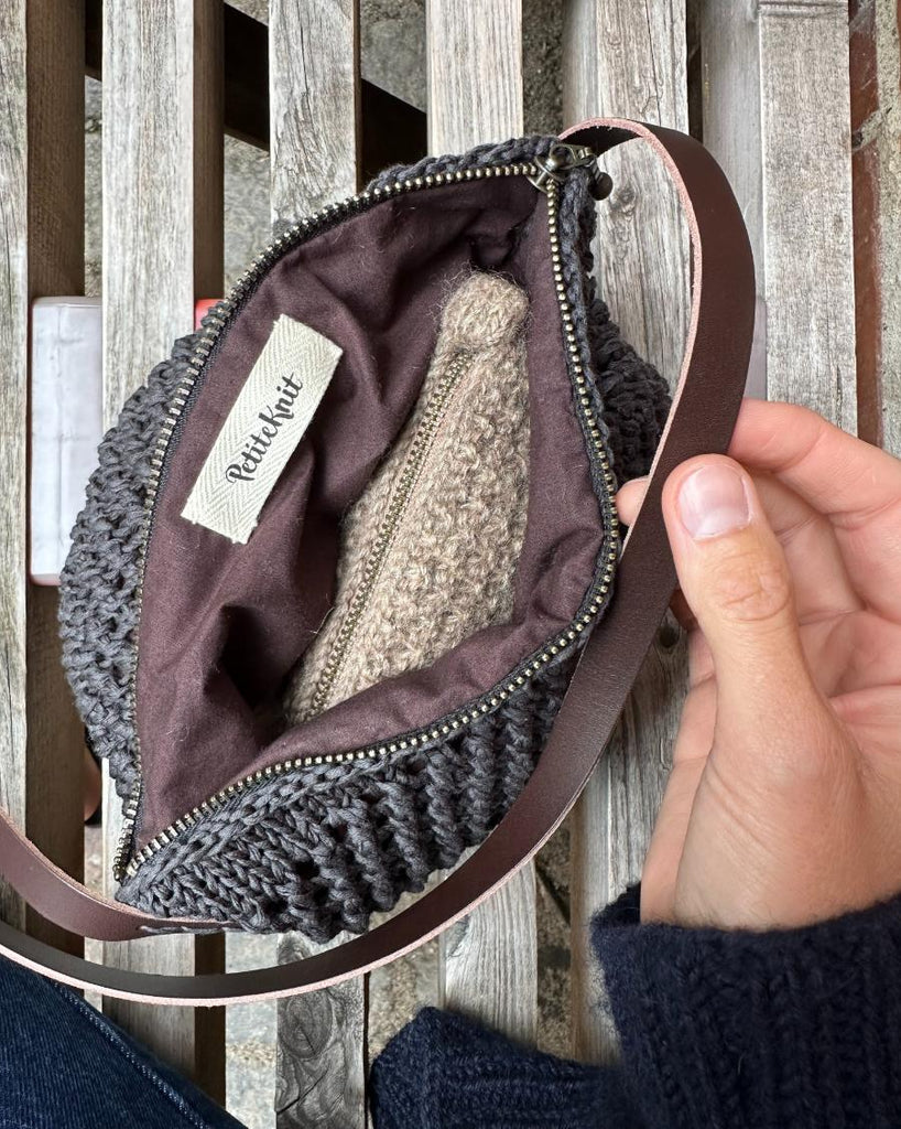 Åbentstående mørkegrå Florence Bag