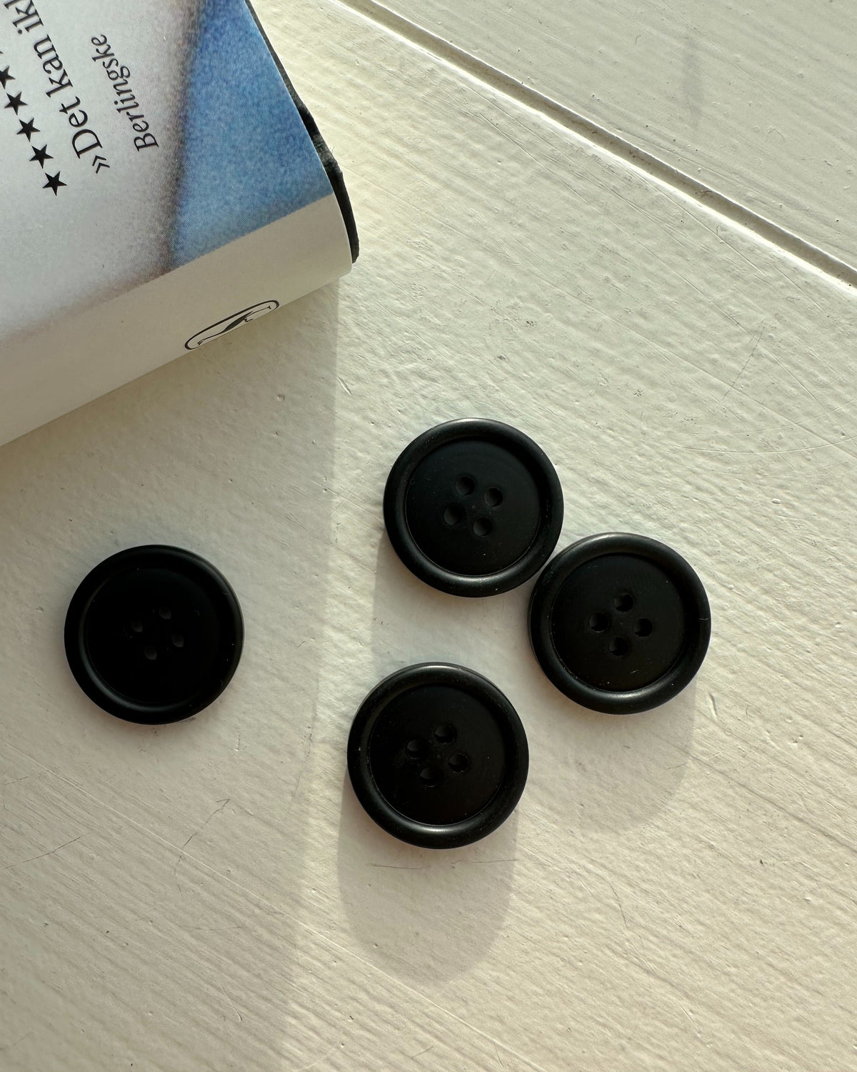 4 sorte galalit knapper Ø 23 mm