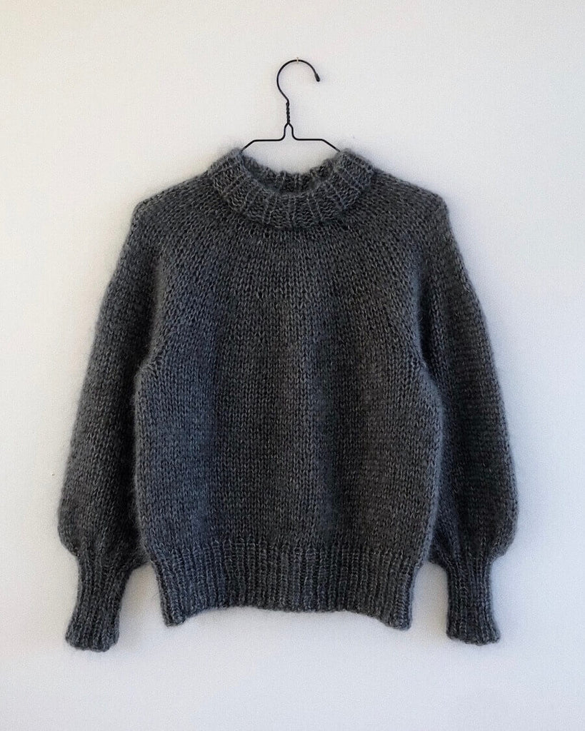 Grå Saturday Night Sweater på bøjle