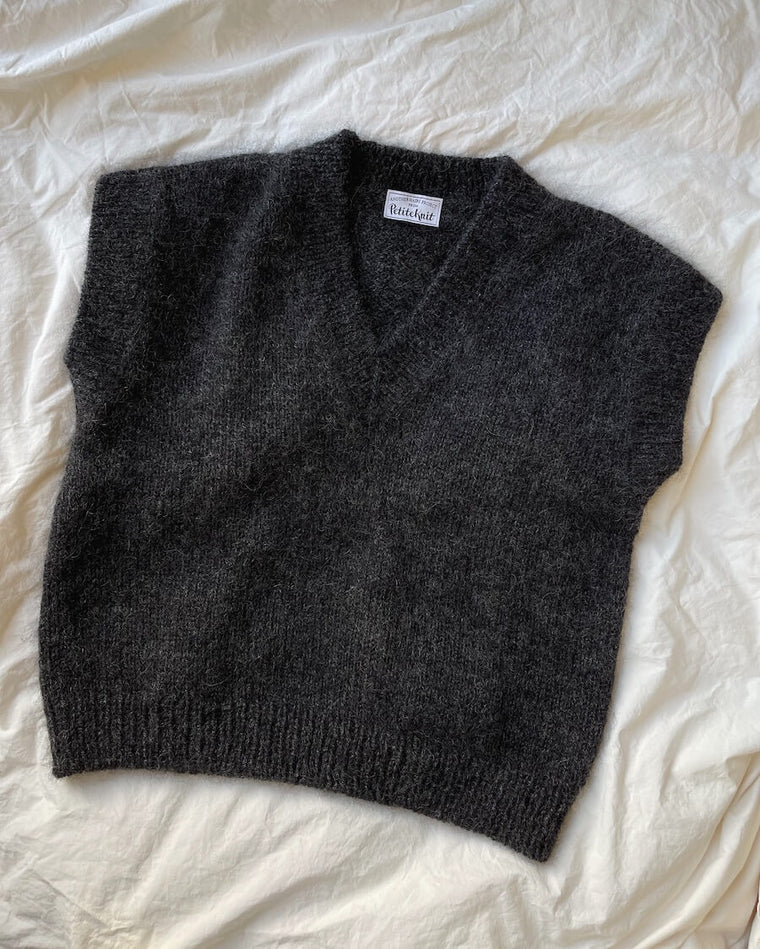 Kvinde iført koksgrå Weekend Slipover V-neck 
